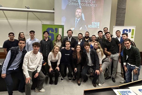 Foto grupal acto Iván Espinosa Foto grupal acto Iván Espinosa