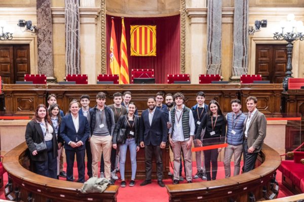 Foto grupal en el Parlament de Catalunya Foto grupal en el Parlament de Catalunya